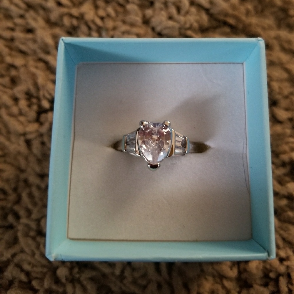 Avon Ring